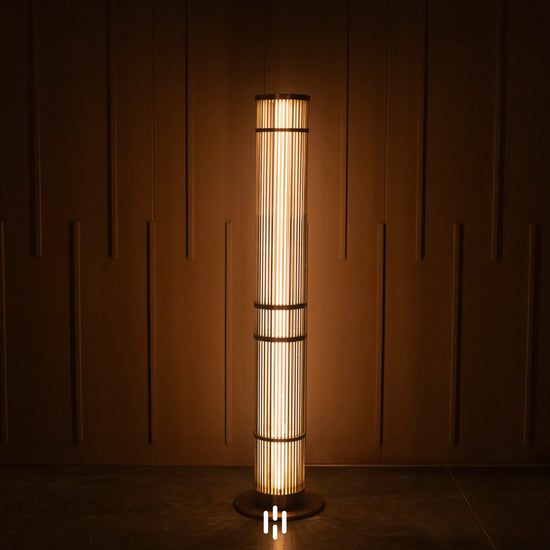Luxury floor lamp with fabric shade and brass details – HEKA Lighting