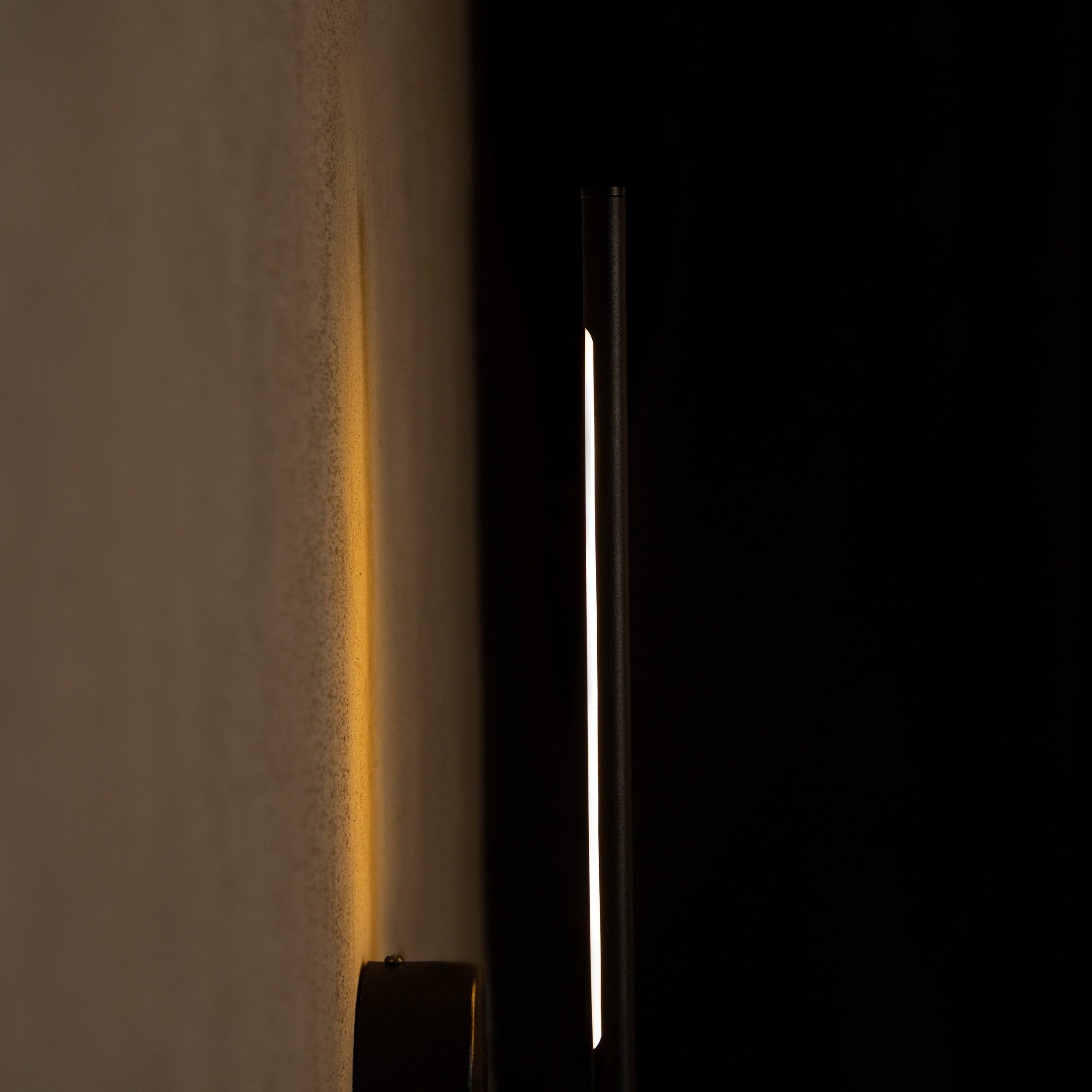 Assos Black Led Wall Sconce 70 Cm - Heka Lighting & Trading Limited