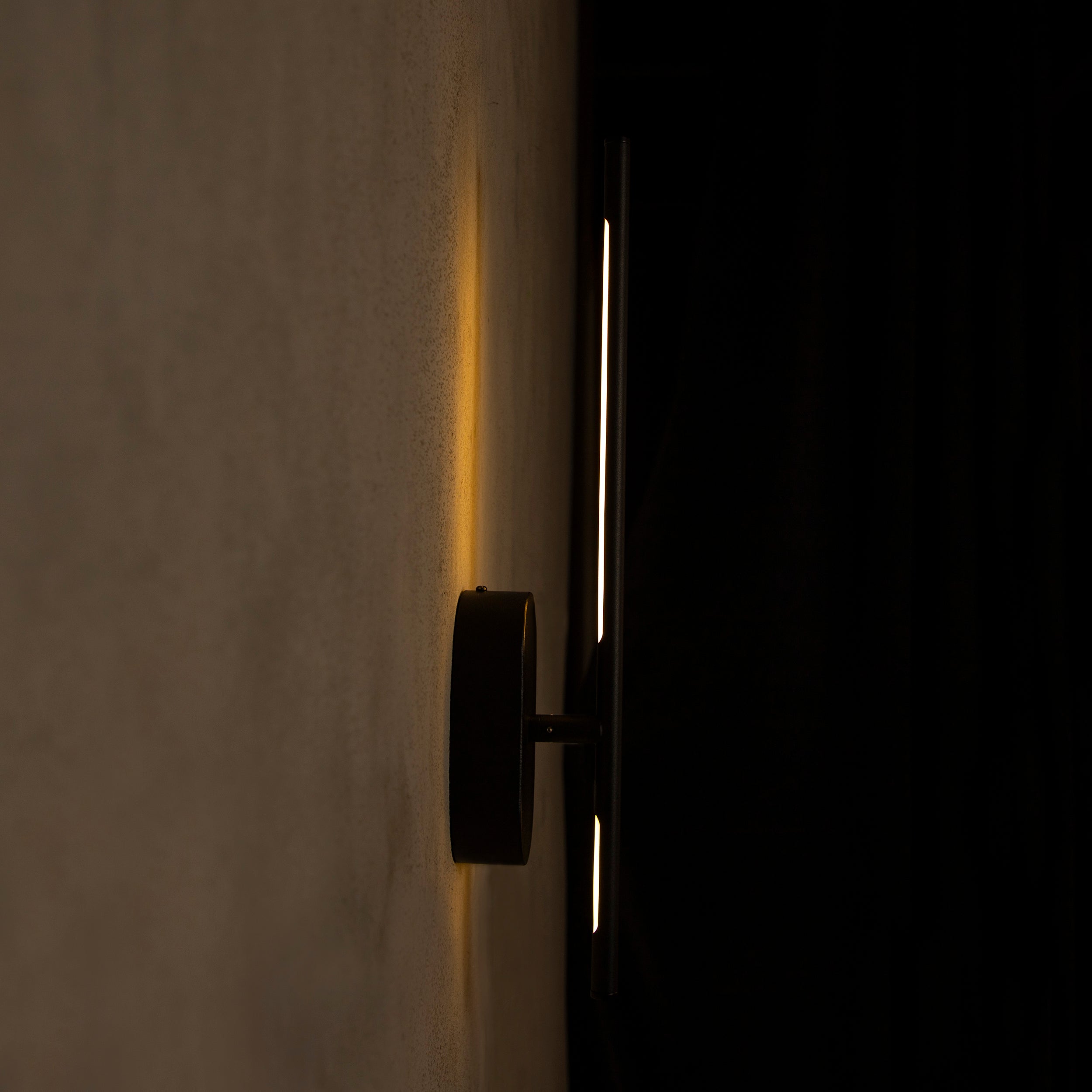 Assos Black Led Wall Sconce 70 Cm - Heka Lighting & Trading Limited